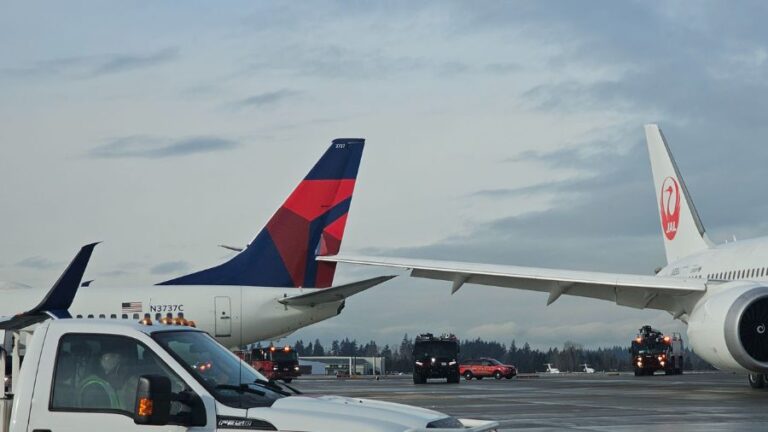 plane-collision-3