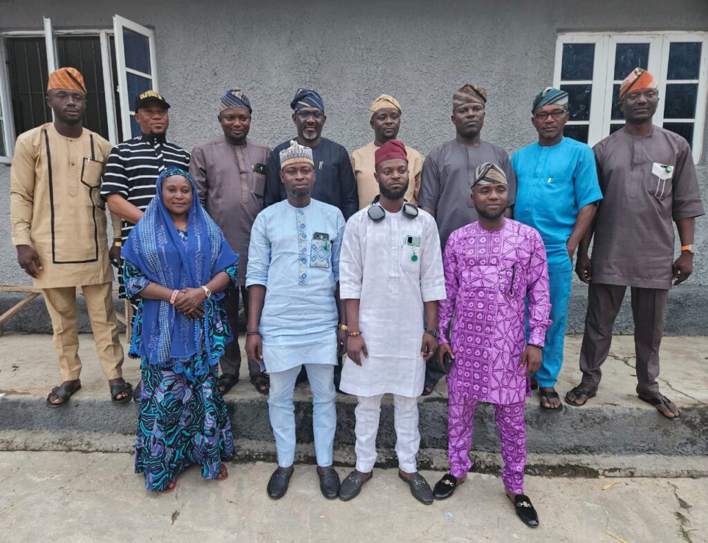 As part of efforts to strengthen party cohesion and sustain unity within the All Progressives Congress (APC) in Offa, the Honourable Member representing Ojomu Balogun Constituency at the Kwara State House of Assembly, Ogbeni Seun Ogunniyi, has held a strategic engagement with members of the Offa Legislative Council. The meeting, which took place at Ogunniyi’s constituency office in the Afelele area of Offa, brought together councillors representing the various wards of Offa Local Government. Discussions at the meeting centred on the need for synergy between elected representatives at the local and state levels to advance the collective interest of the party and ensure the continued success of the administration of Governor AbdulRahman AbdulRazaq, who is also the leader of the APC in Kwara State. Speaking at the forum, Ogunniyi emphasized the importance of collaboration in delivering democratic dividends and strengthening the APC as a formidable political force in the local government. The councillors, led by the Speaker of the Offa Legislative Council, Rt Hon Sharafadeen Mustapha, echoed similar sentiments, stressing their commitment to the unity, stability, and progress of the party. The meeting ended with a unanimous reaffirmation by both Ogunniyi and the councillors to work hand in hand in supporting the governor’s developmental agenda and promoting the cohesion of the APC in Offa.
