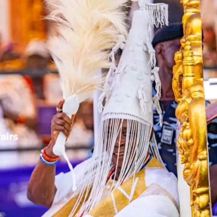 Makinde Presents Staff, Certificate Of Office To Ladoja As 44th Olubadan