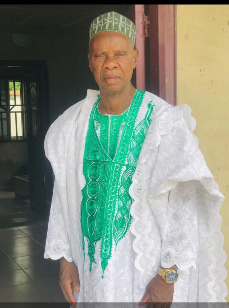 Oroki Crystals Club Commiserates with Hon. Isiaq Akinloye Over Father’s Demise