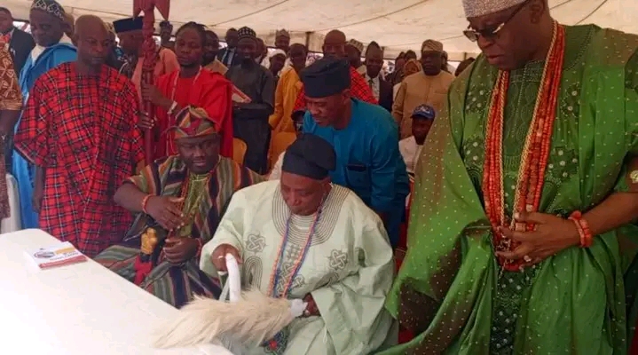 Alaafin Handshake Incident Misunderstood, Says Olubadan