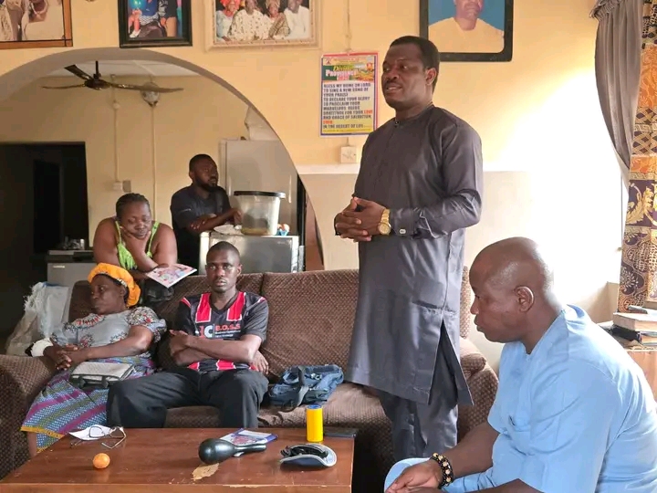 Banditry: Saraki’s Delegation Visits Family of Kidnapped Afin Monarch, Makes Financial Donation
